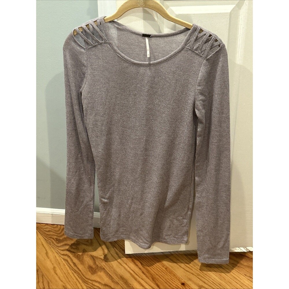 Poof New York Heather Lilac Knit Top With Cut Out Details At Shoulder Size M